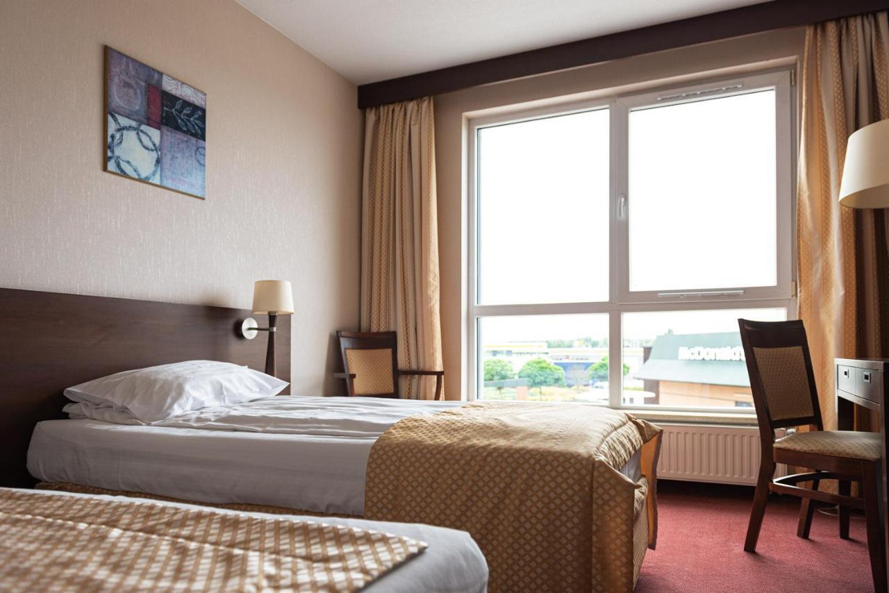 Hotel Police Police Mostowe ภายนอก รูปภาพ